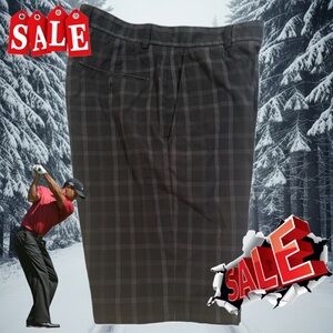 Like New Walter Hagen Golf Dark Plaid Men's Shorts 34